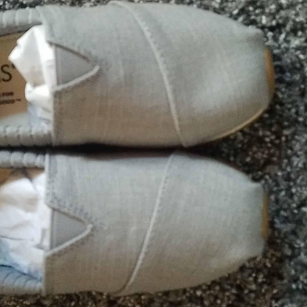 TOMS - Picture 5 of 6